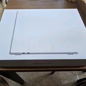 맥북에어 M4 13인치 16GB/256GB 미개봉
