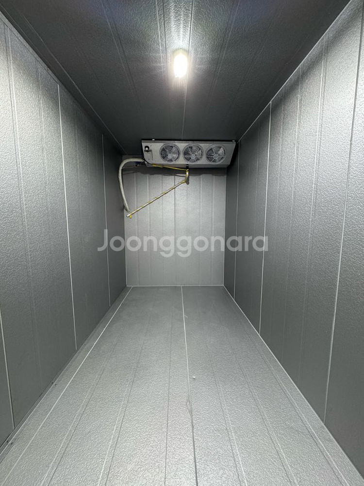 신품급 5평 2칸 분리형 저온저장고 냉장창고 3마력 실외기 2개--2