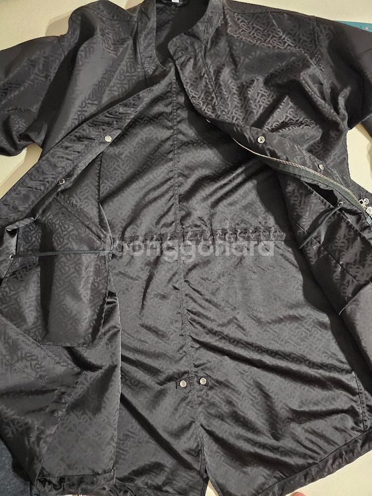 남성 버버리 바람막이 트렌치 자켓 52(오버핏) 팝니다--2