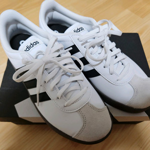 아디다스 스니커즈 VL 코트(ID3714) 230 택포 3.8만원