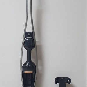 일렉트로룩스 퓨어 Q9 무선 청소기 1.5만에 판매