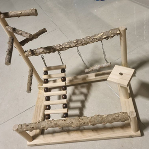 앵무새.대형 원목 놀이터 팔아요.