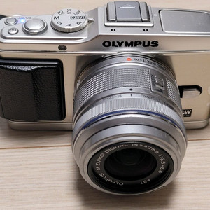 올림푸스 PEN E-P3 미러리스 카메라