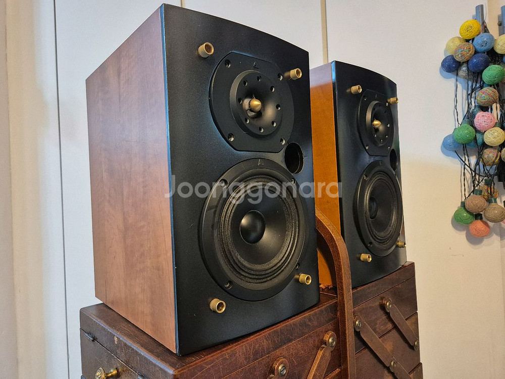 북셸프 스피커 트라이앵글--1