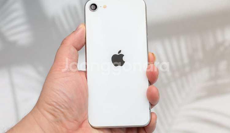 초sss급 아이폰 SE3 128gb 90% 스타라이트 갤럭시 교환가느0--10