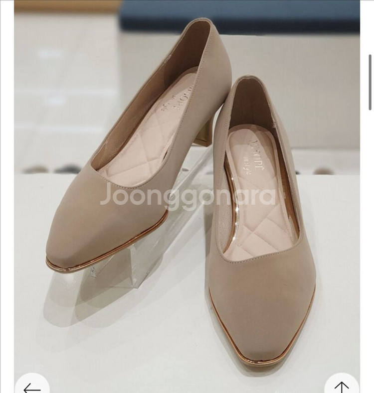 미소페 소가죽 펌프스 5cm 베이지 245--0