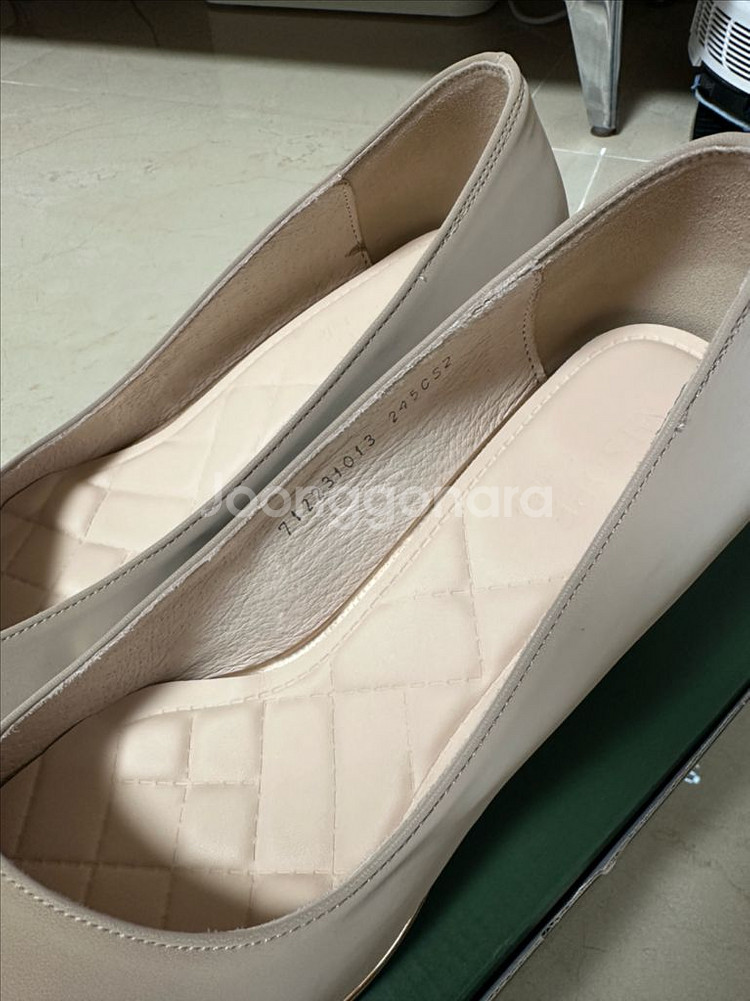 미소페 소가죽 펌프스 5cm 베이지 245--7