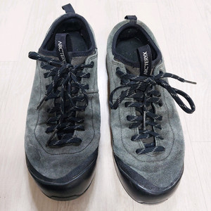 아크테릭스 기능성 로우컷 신발 270mm