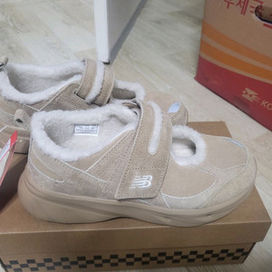 뉴발란스 운동화240