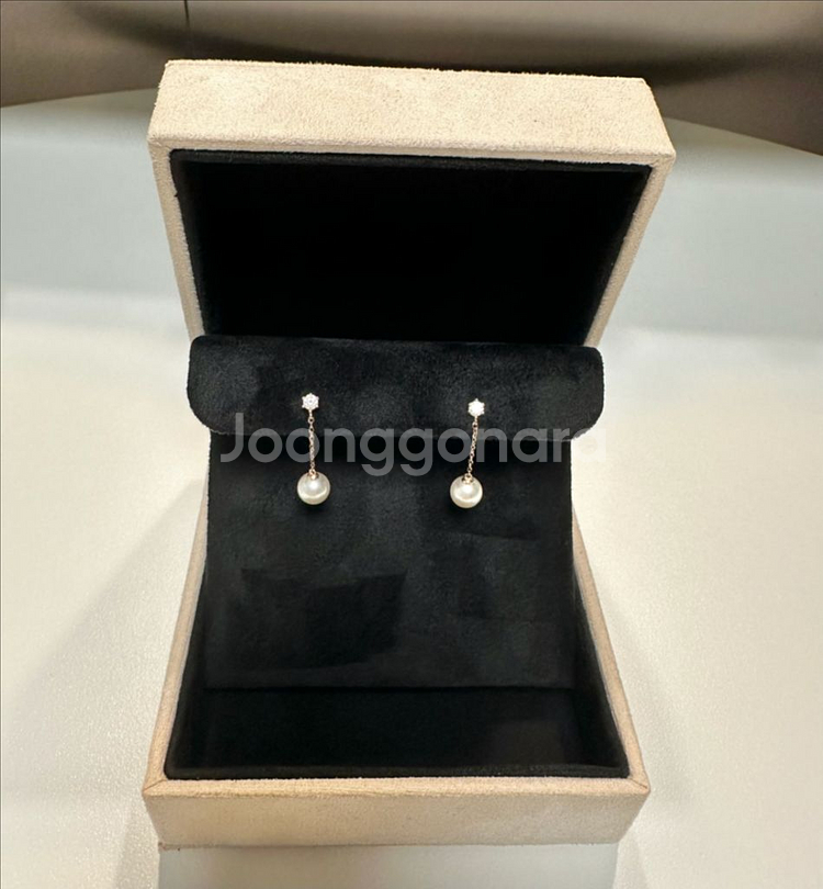 14k 골드 진주 귀걸이 판매합니다. 10만!!--0