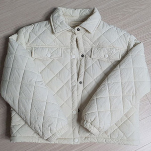 일로딜로 퀼팅 카라 패딩 140사이즈