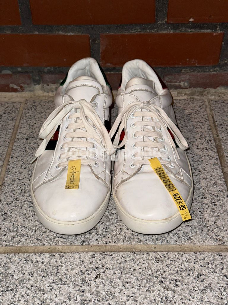 구찌 에이스 자수 비 스니커즈 41 260--0