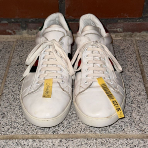 구찌 에이스 자수 비 스니커즈 41 260