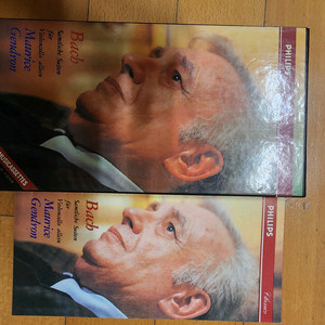 바흐 콜로르반주 앨범등 카세트 테이프 입니다.