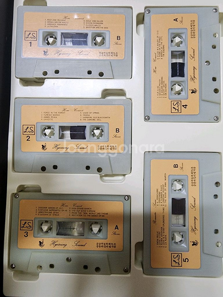 바흐 콜로르반주 앨범등 카세트 테이프 입니다.--7