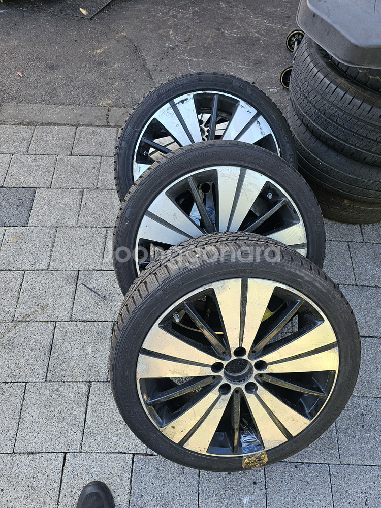 CLA용 금호 WP72 225/40 R18 윈터 타이어 휠 세트 판매합니다.--2