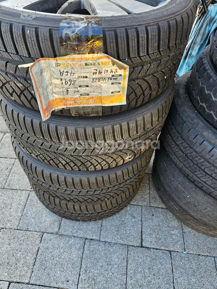CLA용 금호 WP72 225/40 R18 윈터 타이어 휠 세트 판매합니다.--0