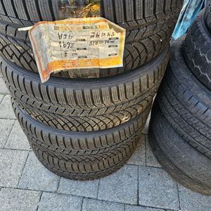 CLA용 금호 WP72 225/40 R18 윈터 타이어 휠 세트 판매합니다.