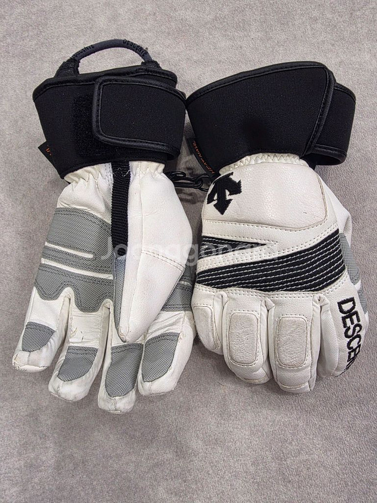데상트 스키 장갑--0