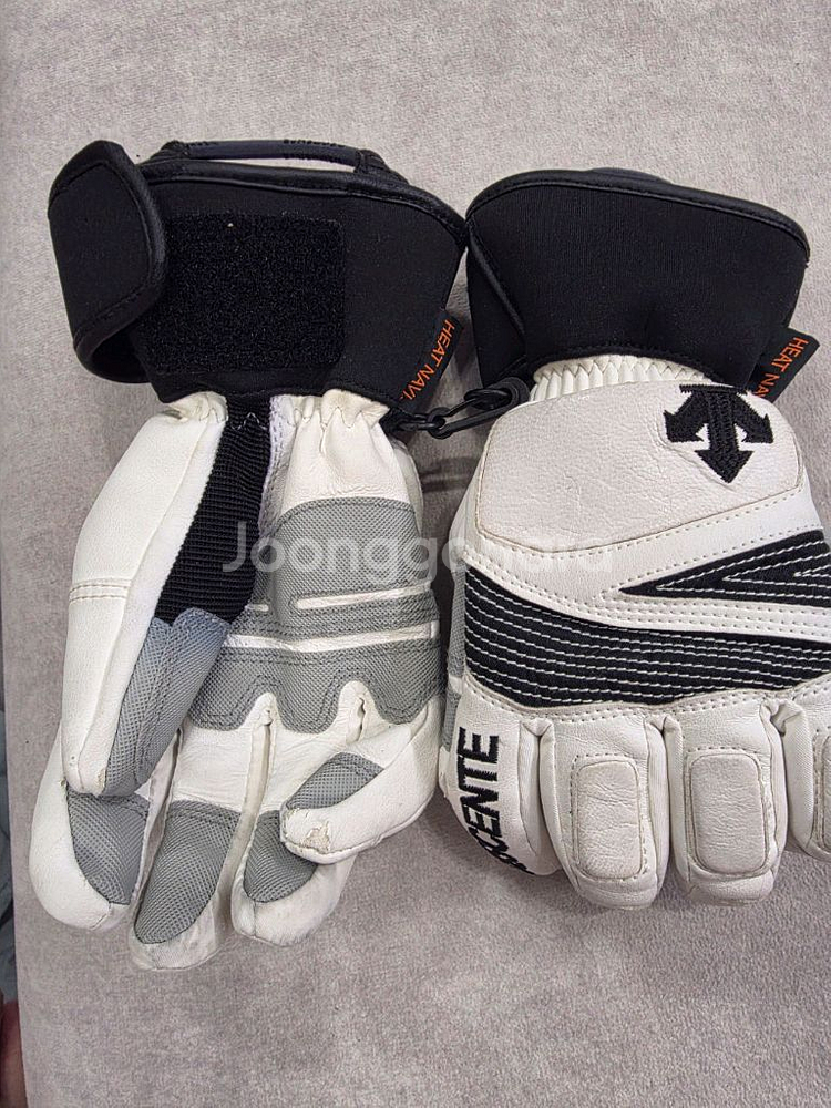 데상트 스키 장갑--1