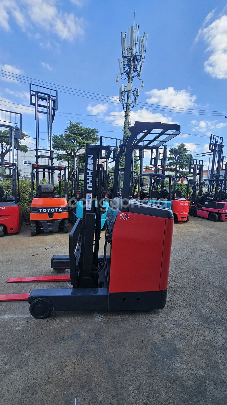 배터리년식좋은 최신니찌유 입식1.5톤 전동지게차 3m 500만--3