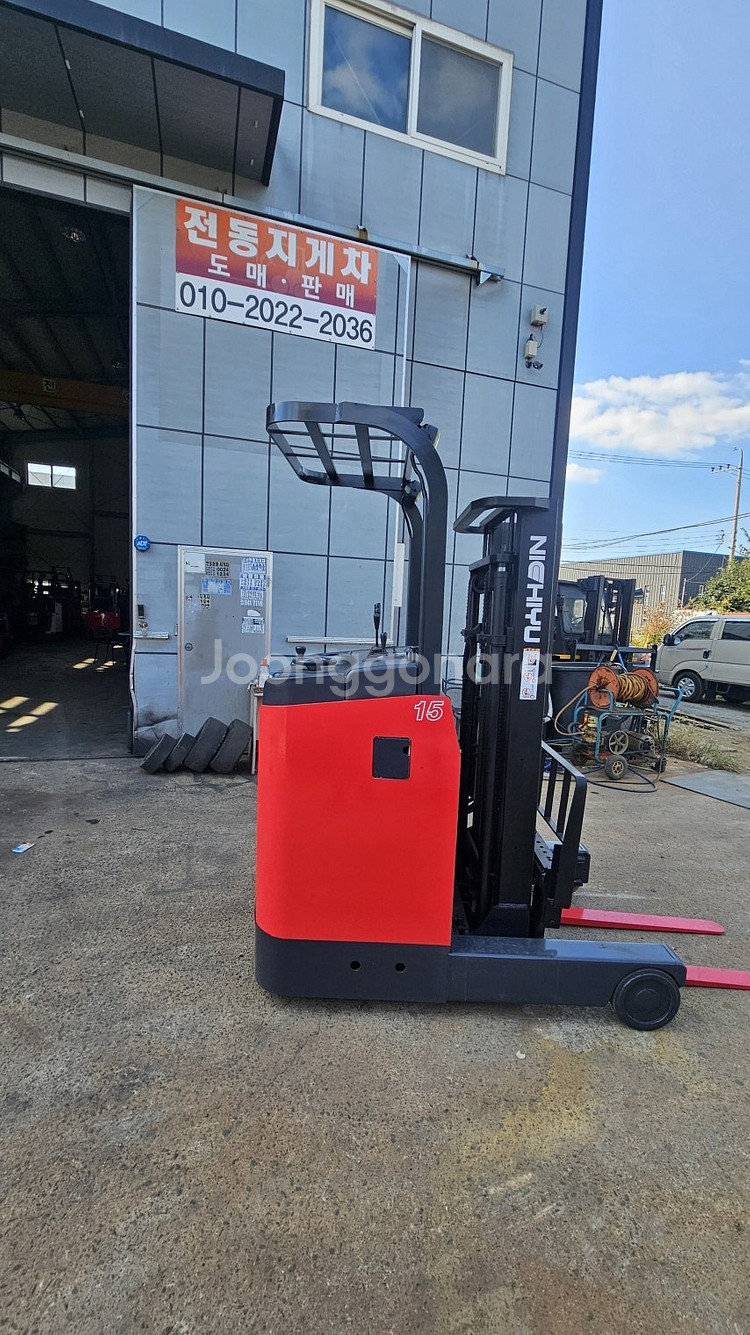 배터리년식좋은 최신니찌유 입식1.5톤 전동지게차 3m 500만--0
