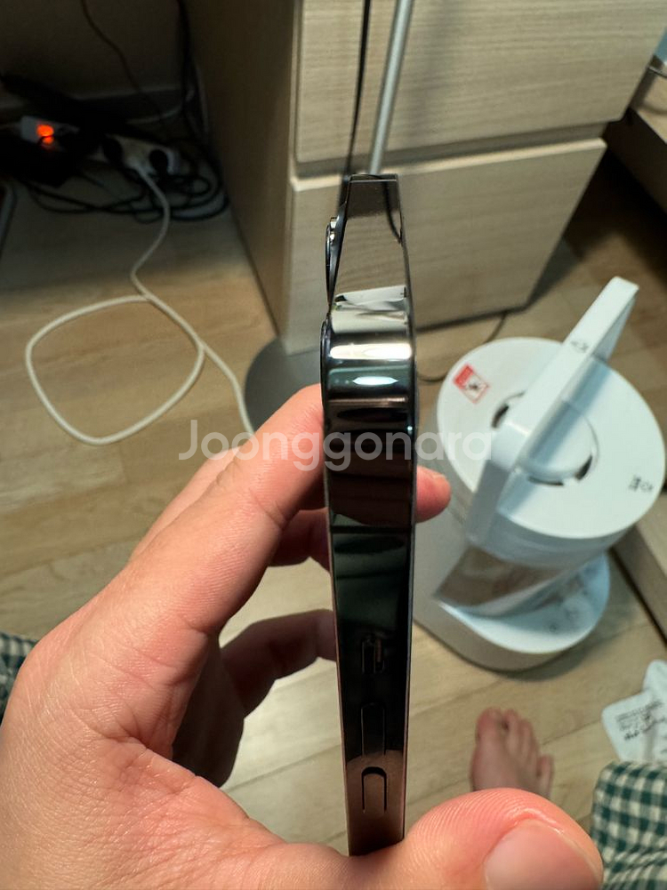 아이폰13프로pro 실버 256g 뒷유리 파손--2