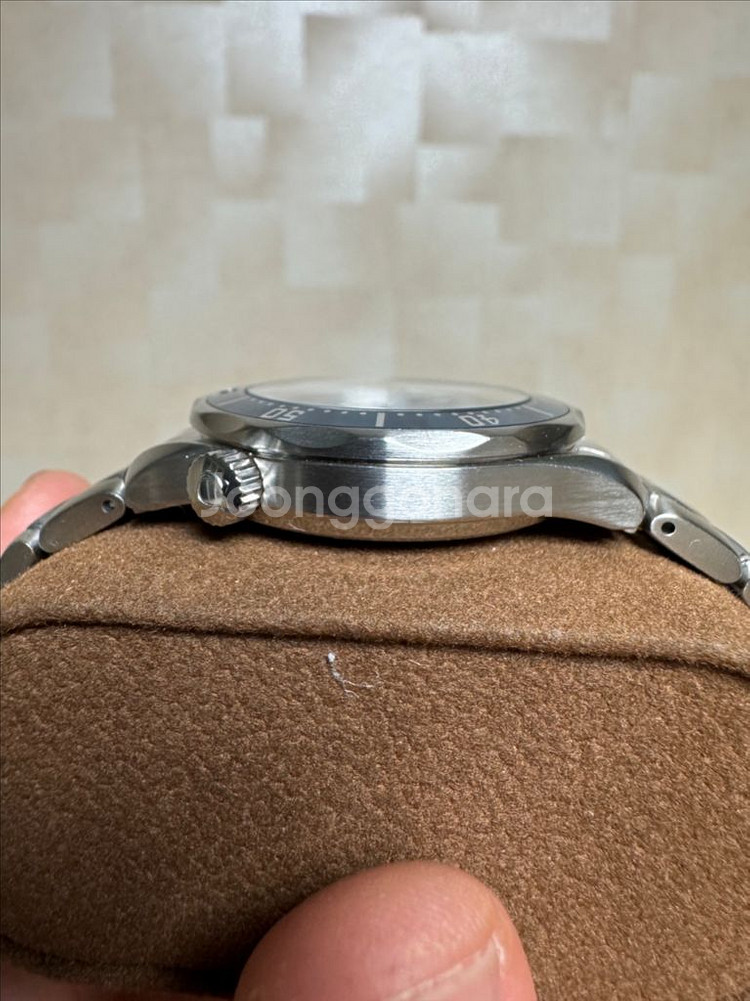 오메가 씨마스터 300 미드사이즈 쿼츠 시계--1