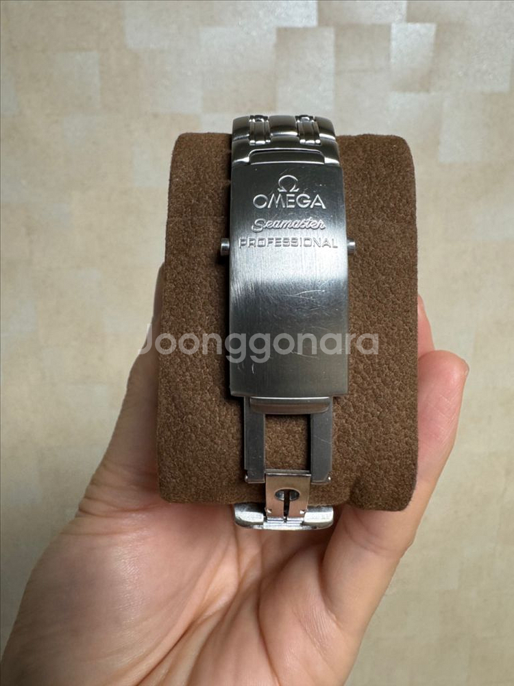 오메가 씨마스터 300 미드사이즈 쿼츠 시계--4