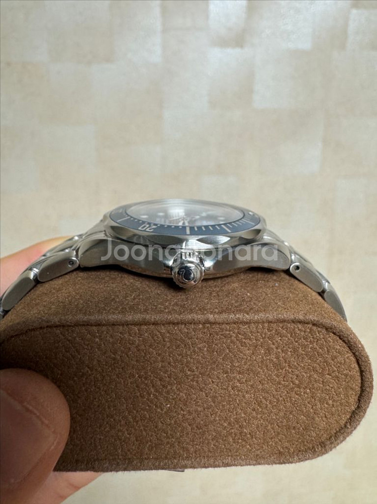 오메가 씨마스터 300 미드사이즈 쿼츠 시계--2