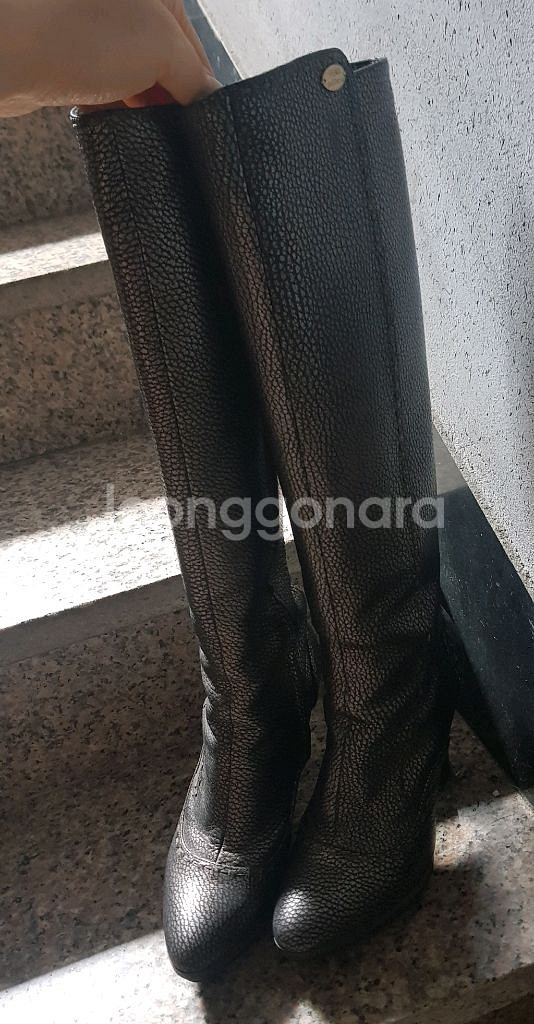 펜디 롱부츠 35 1/2 사이즈--1