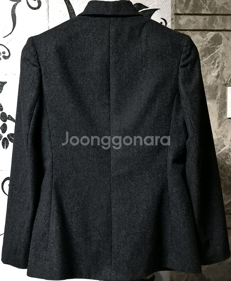 페레가모 정품 자켓 판매합니다--9