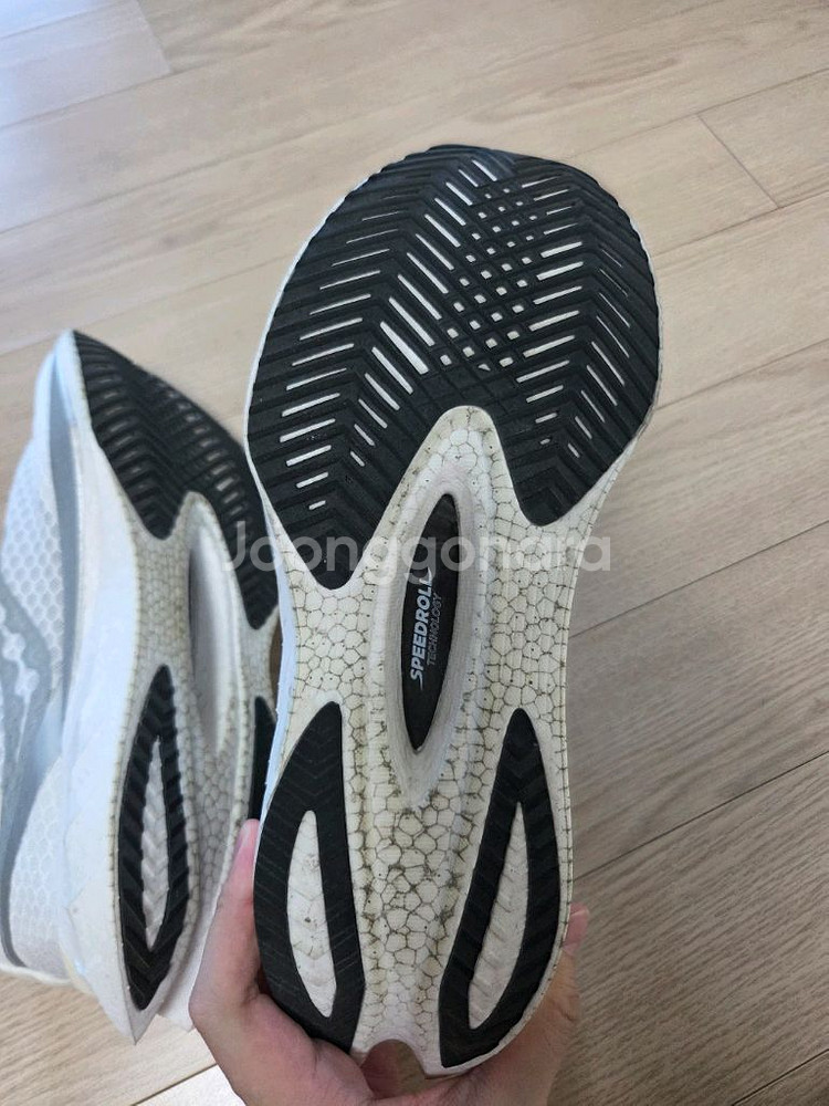 써코니 엔돌핀 프로 4 러닝화--4