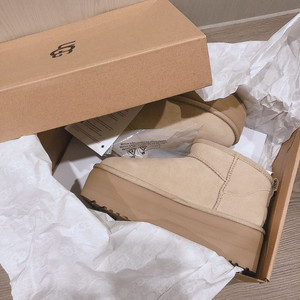 정품 UGG 어그 클래식 울트라미니 플랫폼 부츠 새상품