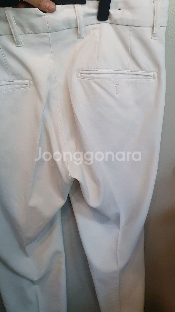 제이린드버그 남성 골프 바지 판매합니다. 사이즈는 32/33이고 색상은 흰색입니다.--6