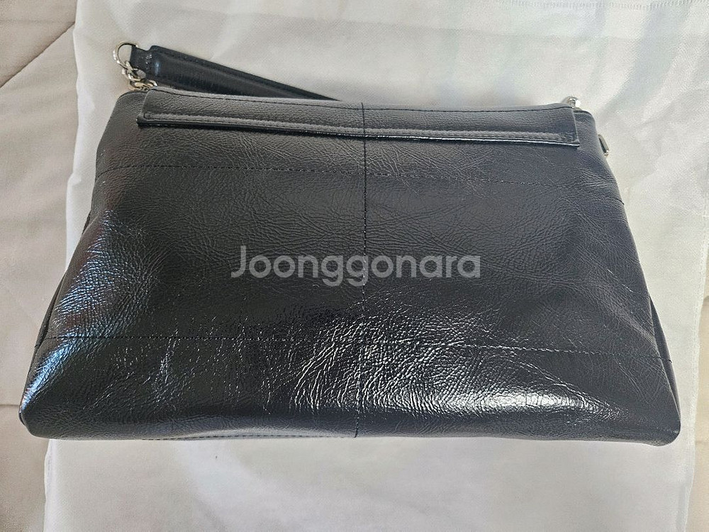 새상품)소가죽 블랙 체인 숄더백 블랙 45,000원 팝니다--3