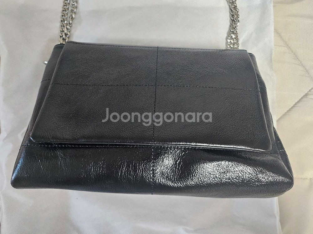 새상품)소가죽 블랙 체인 숄더백 블랙 45,000원 팝니다--1