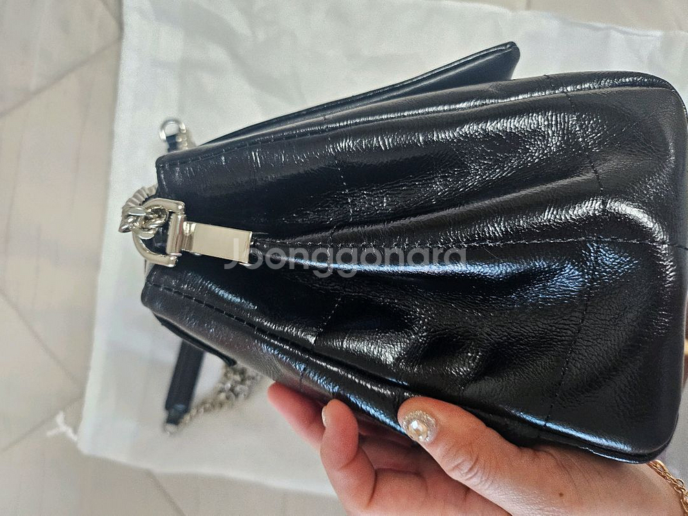 새상품)소가죽 블랙 체인 숄더백 블랙 45,000원 팝니다--4