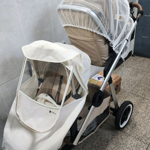 큐터스 쌍둥이 유모차 이미지