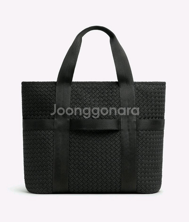 새제품 보테가베네타 블랙 보야져 지퍼 토트백 판매합니다--2