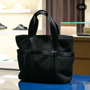 새제품 보테가베네타 블랙 보야져 지퍼 토트백 판매합니다