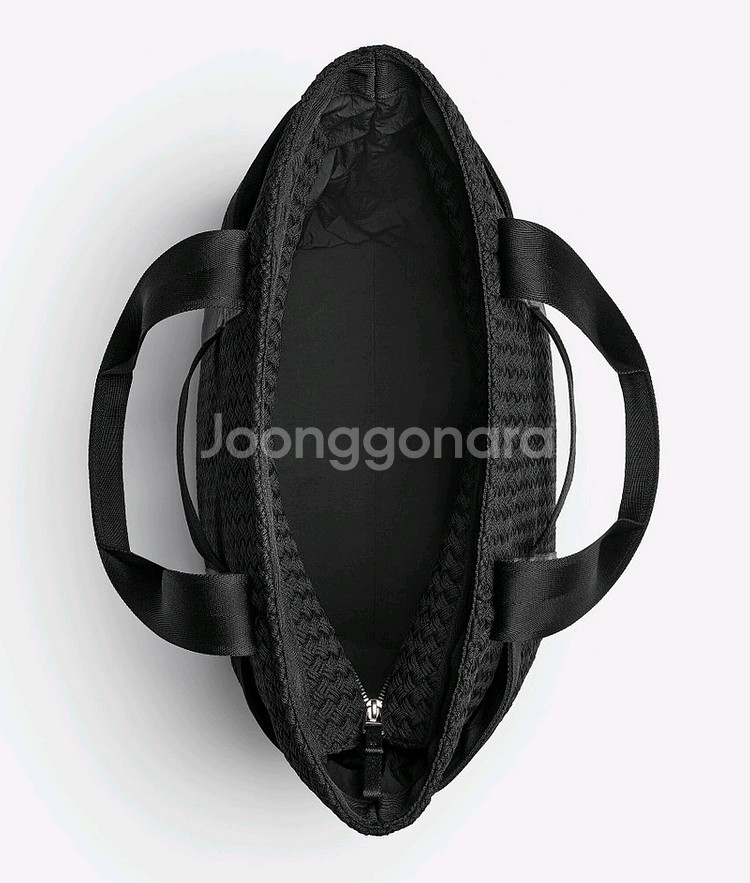 새제품 보테가베네타 블랙 보야져 지퍼 토트백 판매합니다--4