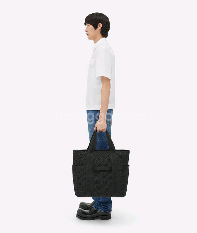 새제품 보테가베네타 블랙 보야져 지퍼 토트백 판매합니다--5