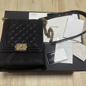 [백화점판/새상품급] 샤넬 캐비어 보이 플랩 사첼 백