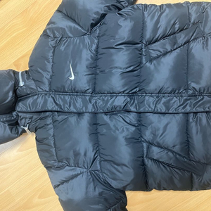 정품 나이키 써마핏 패딩 M