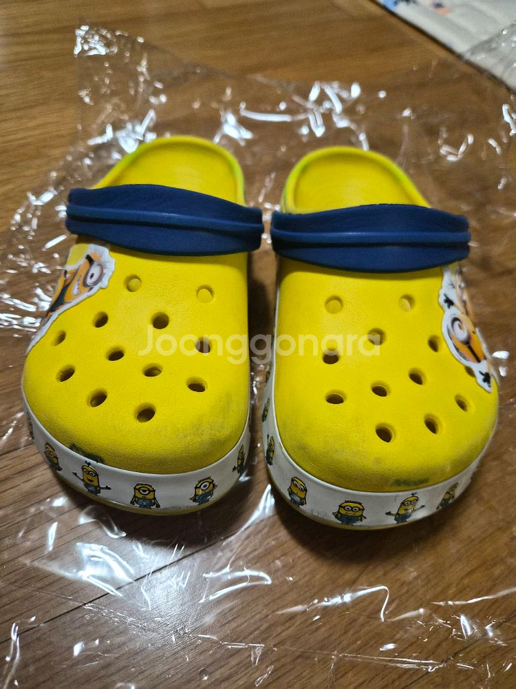 크록스 J3 새상품,J2,J1사이즈 판매합니다--2