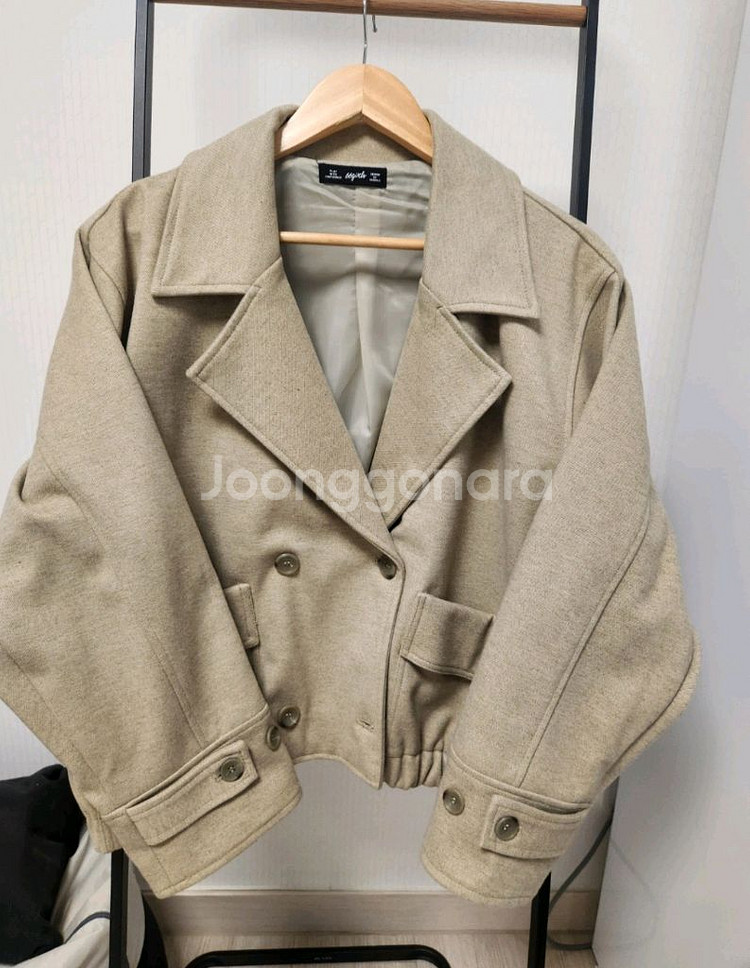 크롭자켓. 새상품 66~77--0