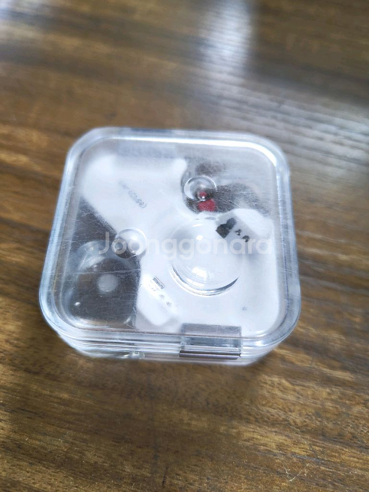 낫싱이어2 본체만 충전기--0