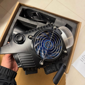 지윤 zhiyun MOLUS B500 지속광 스튜디오 조명 + 90D 파라볼릭 소프트박스 팝니다.500w