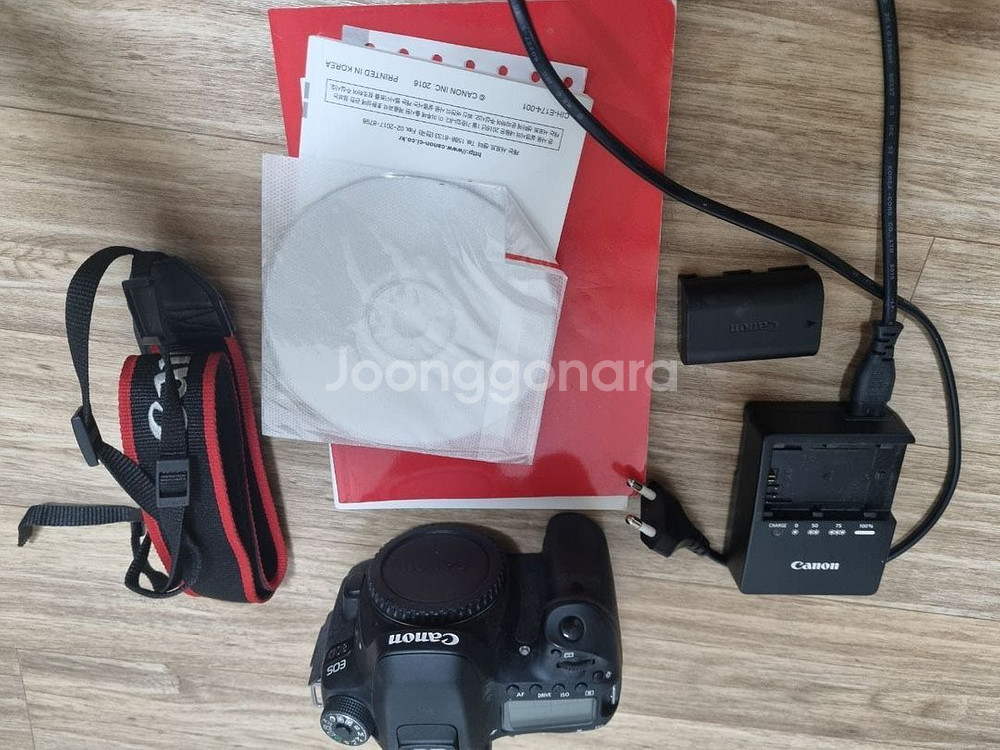 [개봉 제품] 캐논 EOS 80D + EF-S 18-55mm F3.5-5.6 IS STM 표준 줌렌즈 + 추가 구성--1